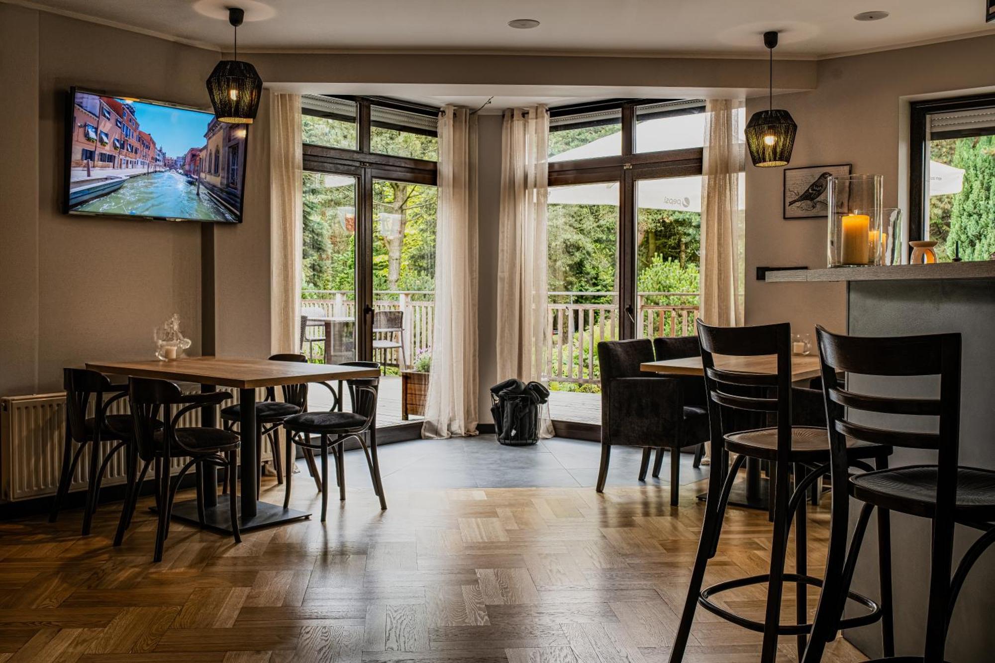 Hotel I Restauracja Czarny Kos Borkowo  ภายนอก รูปภาพ